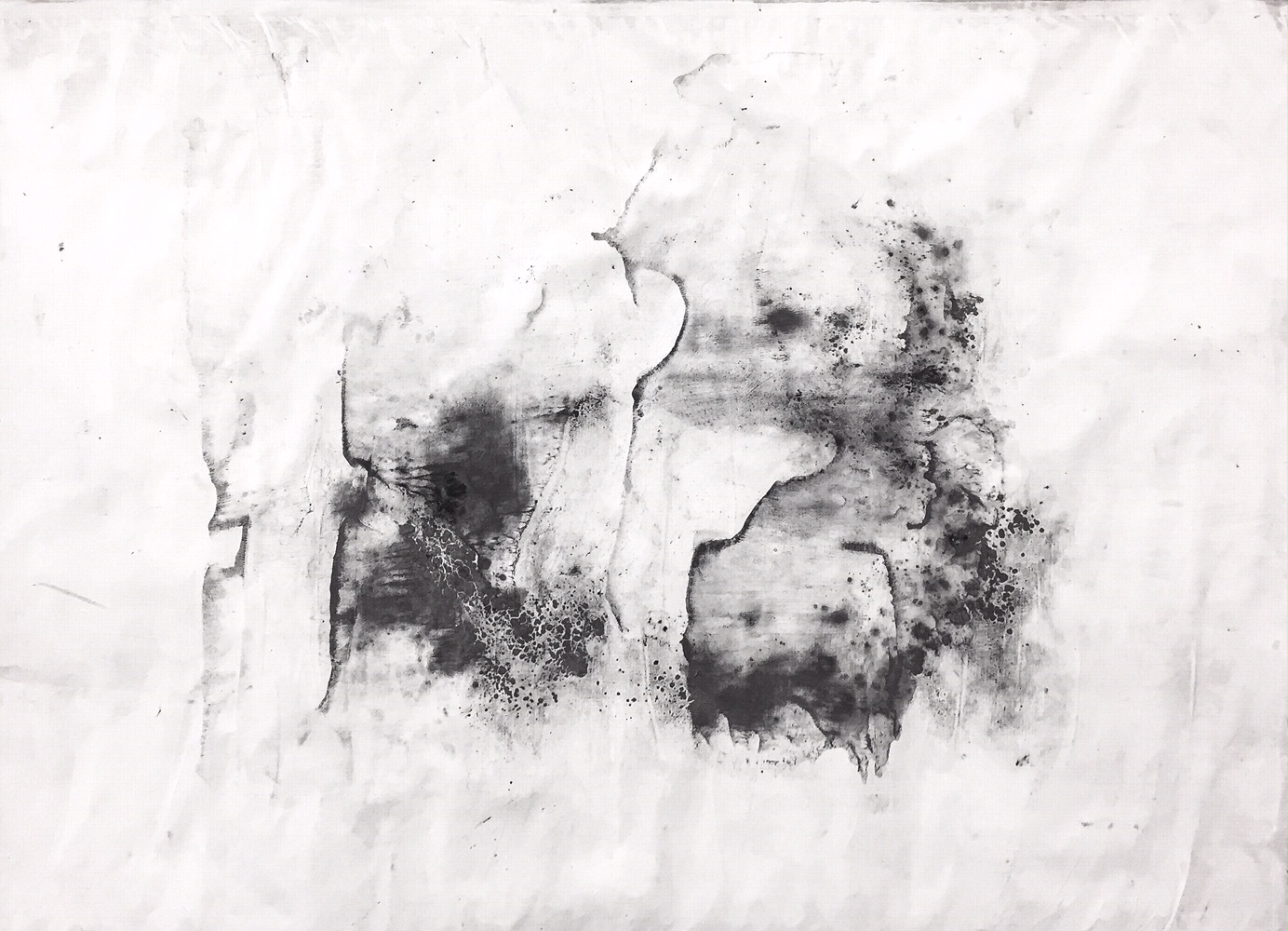 Riccardo Angelini, Memoria akascica 01, 2018, gesso carboncino polvere di grafite su carta kraft intelata, cm 70x100